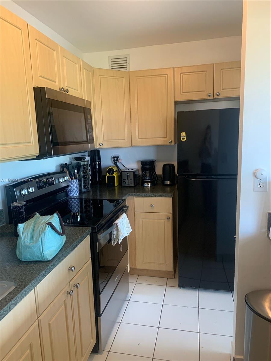 NEWPORT CONDO - Residential