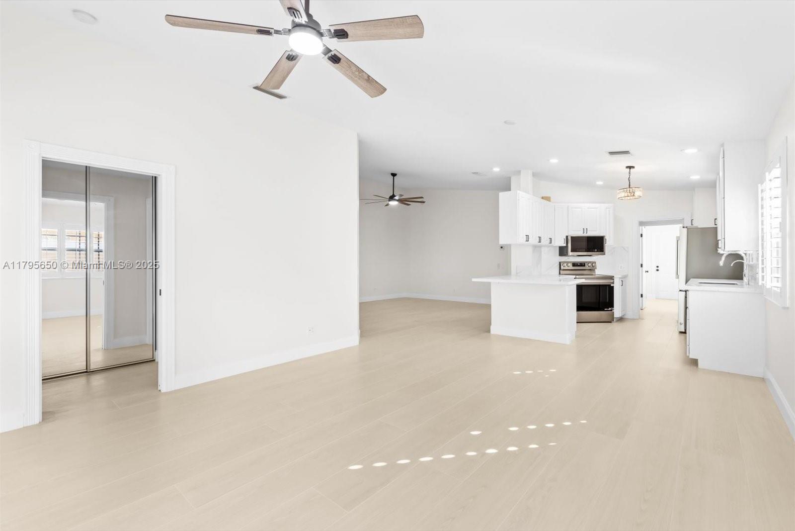 8467 Se Retreat Dr, Hobe Sound, Martin County, Florida - 2 Bedrooms  
2 Bathrooms - 