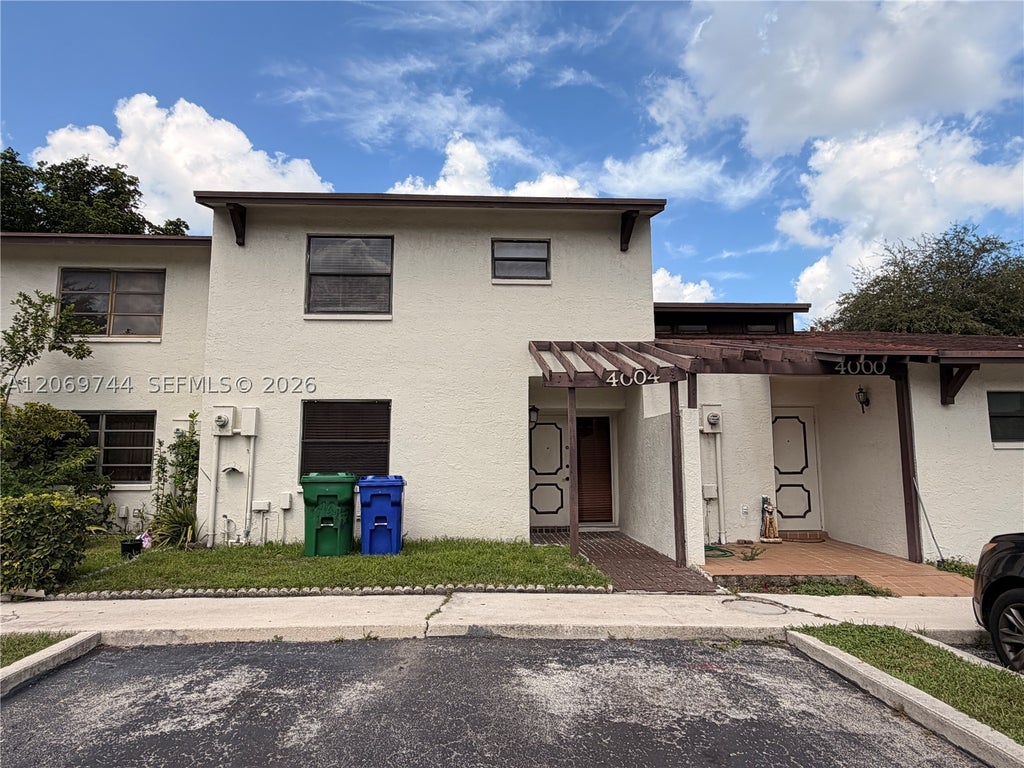 Photo of 4004 SW 68th Ln #17-J, Miramar, FL 33023 (MLS # A12069744)