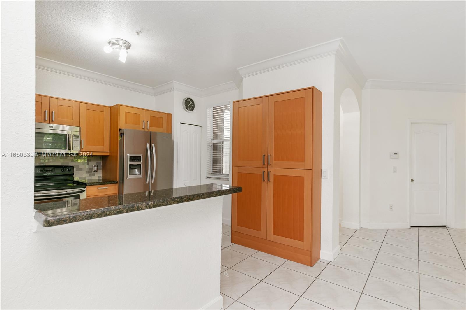 Photo 6 of 37 of listing 40ef7eb1-c304-4707-85a3-416b74b39ddb condo