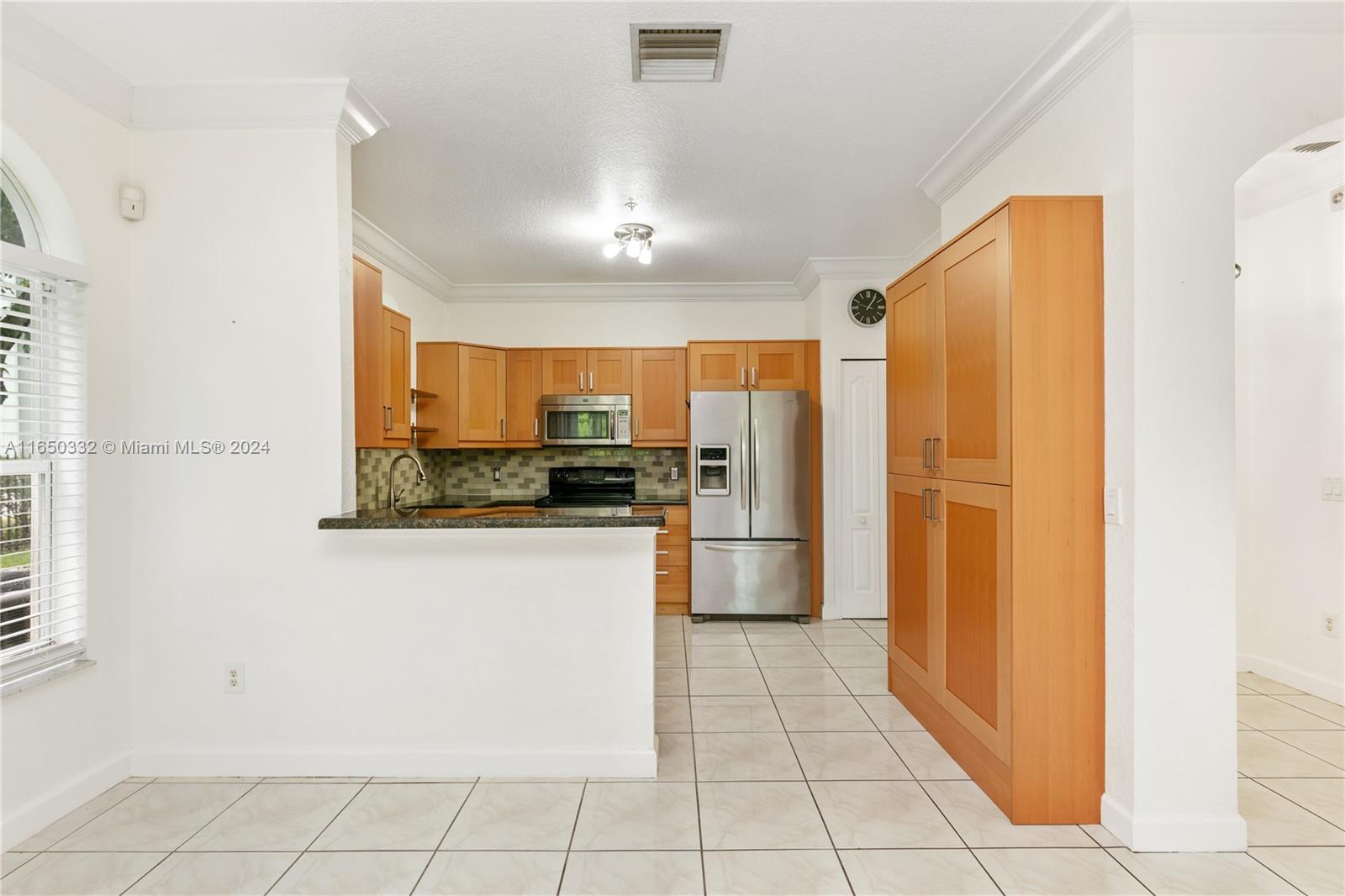 Photo 11 of 37 of listing 40ef7eb1-c304-4707-85a3-416b74b39ddb condo