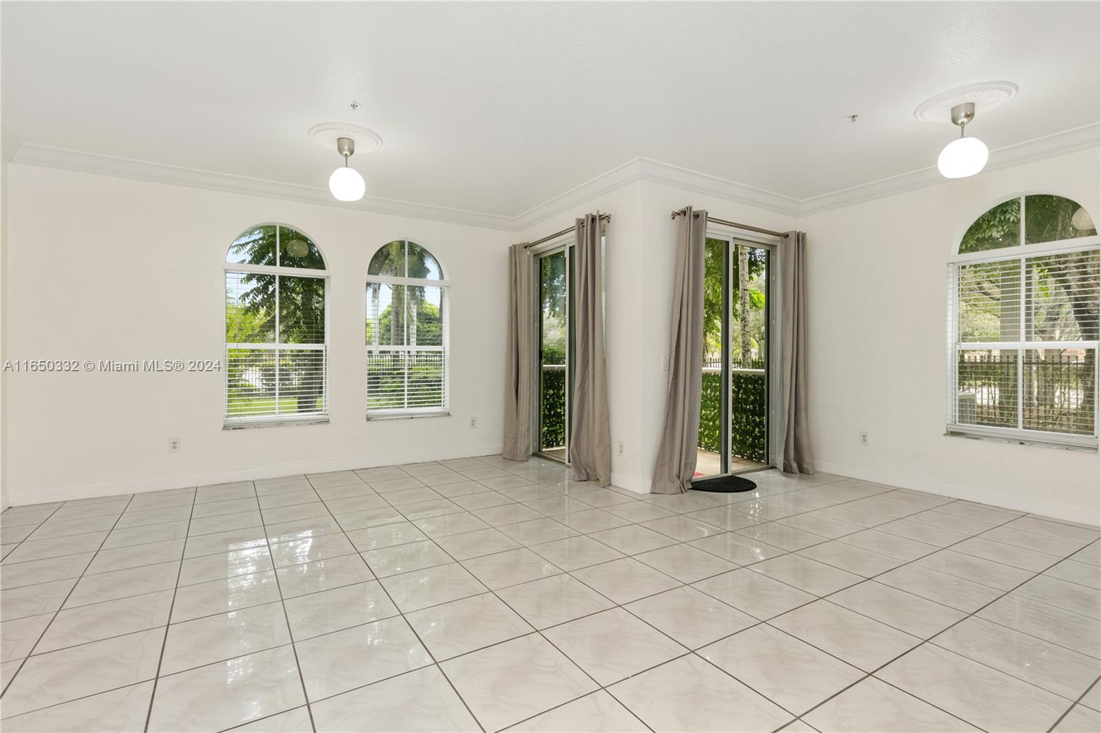Photo 13 of 37 of listing 40ef7eb1-c304-4707-85a3-416b74b39ddb condo