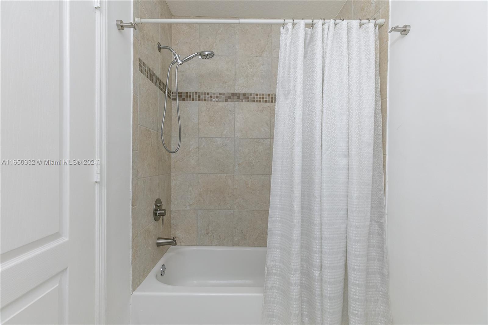 Photo 26 of 37 of listing 40ef7eb1-c304-4707-85a3-416b74b39ddb condo