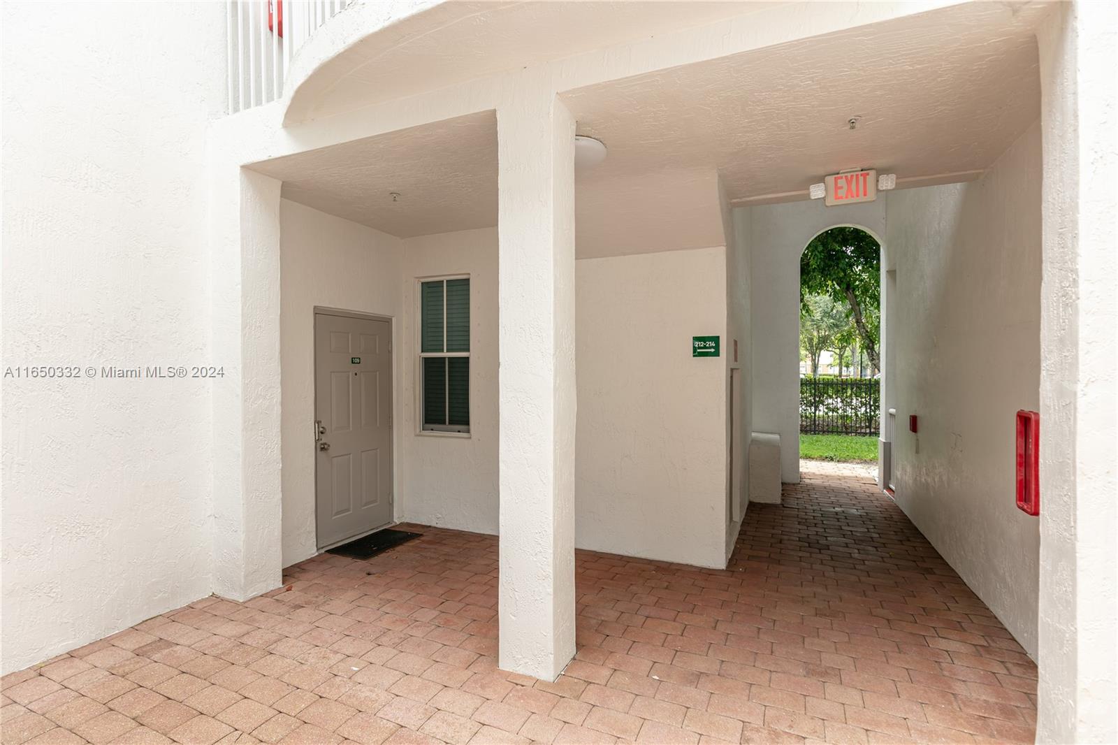 Photo 32 of 37 of listing 40ef7eb1-c304-4707-85a3-416b74b39ddb condo