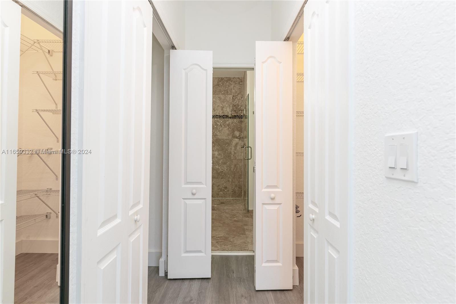 Photo 18 of 37 of listing 40ef7eb1-c304-4707-85a3-416b74b39ddb condo