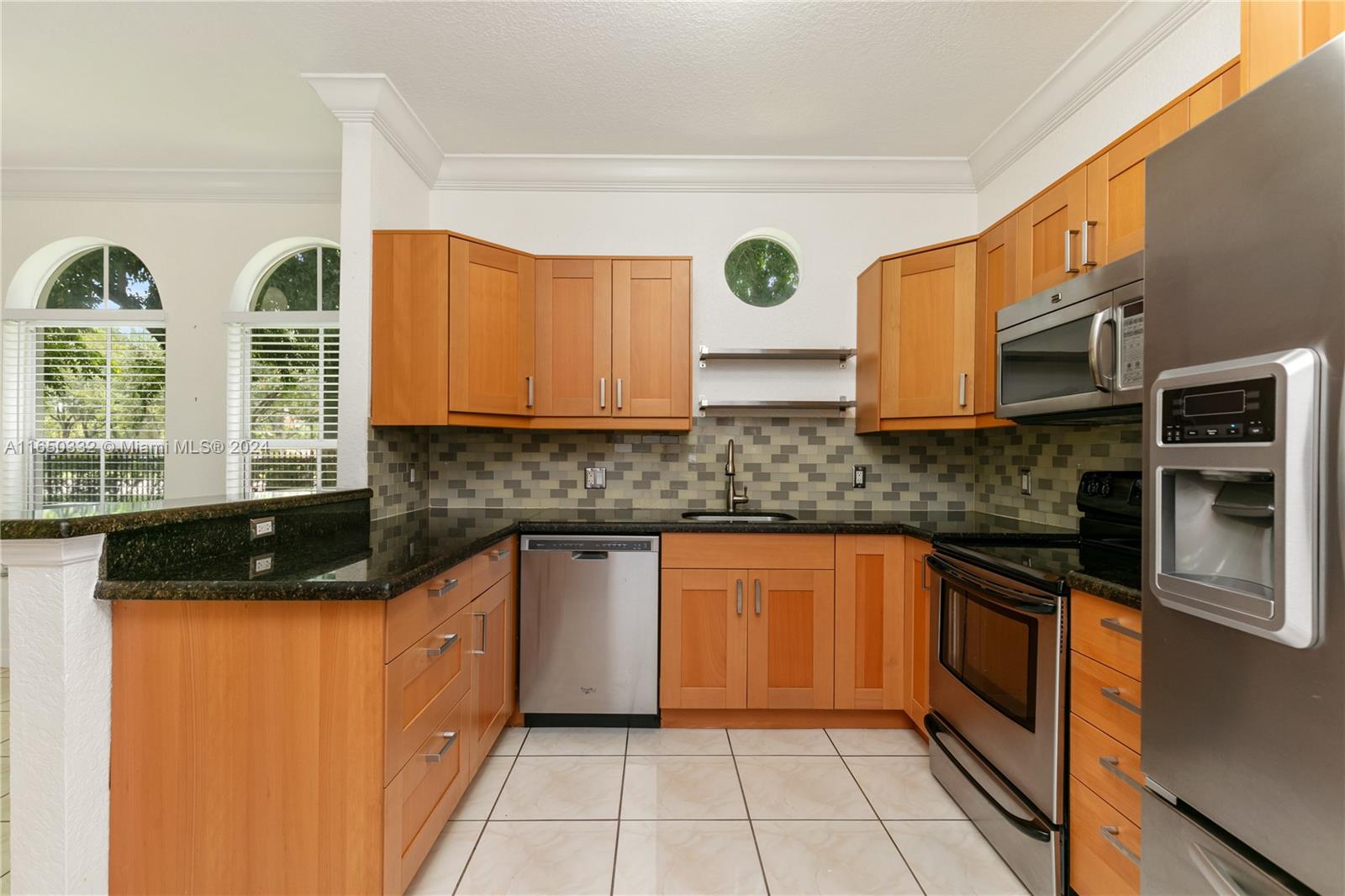 Photo 10 of 37 of listing 40ef7eb1-c304-4707-85a3-416b74b39ddb condo