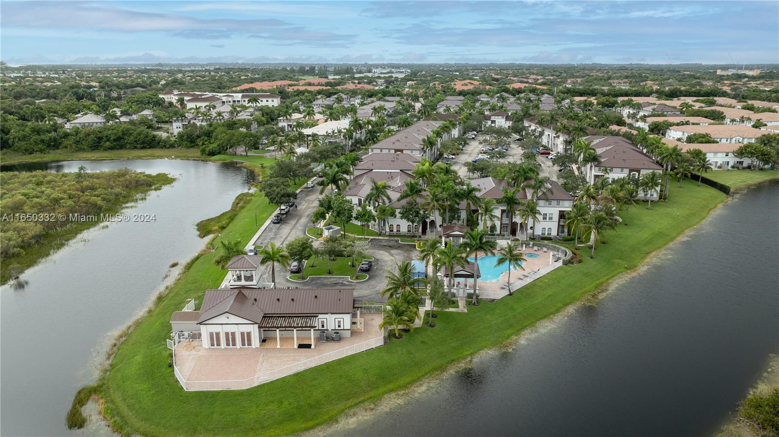 Photo 34 of 37 of listing 40ef7eb1-c304-4707-85a3-416b74b39ddb condo
