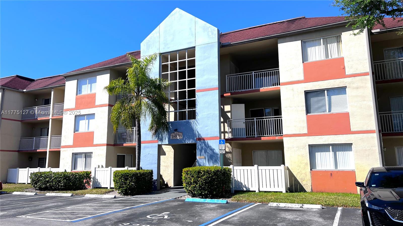 18870 Nw 57th Ave 208, Hialeah, Miami-Dade County, Florida - 2 Bedrooms  
2 Bathrooms - 