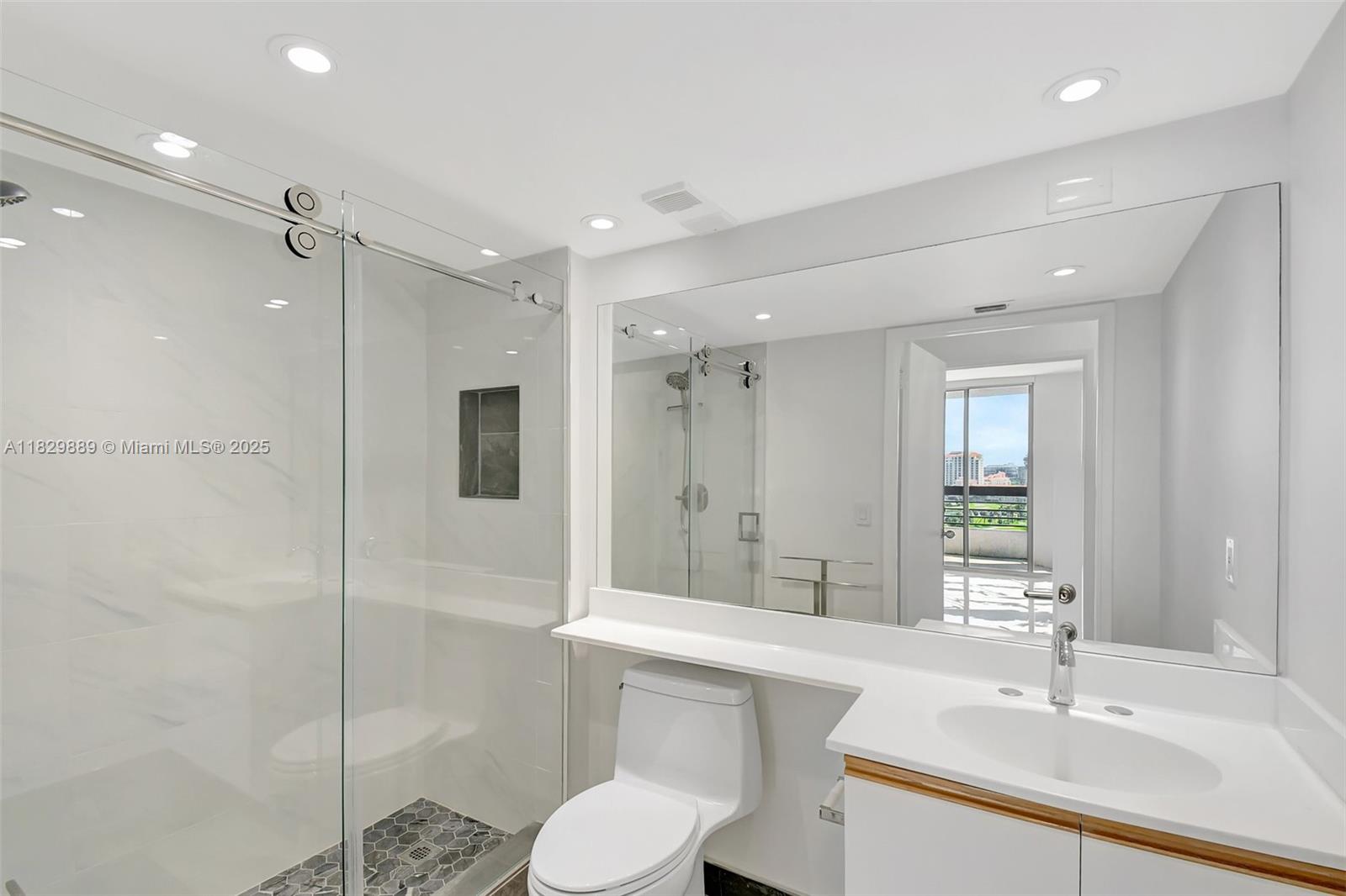 MYSTIC POINTE TOWER 600 C - Residential