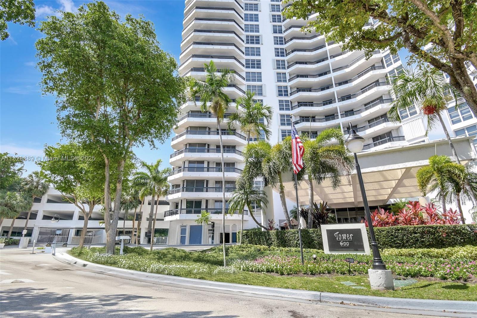 MYSTIC POINTE TOWER 600 C - Residential