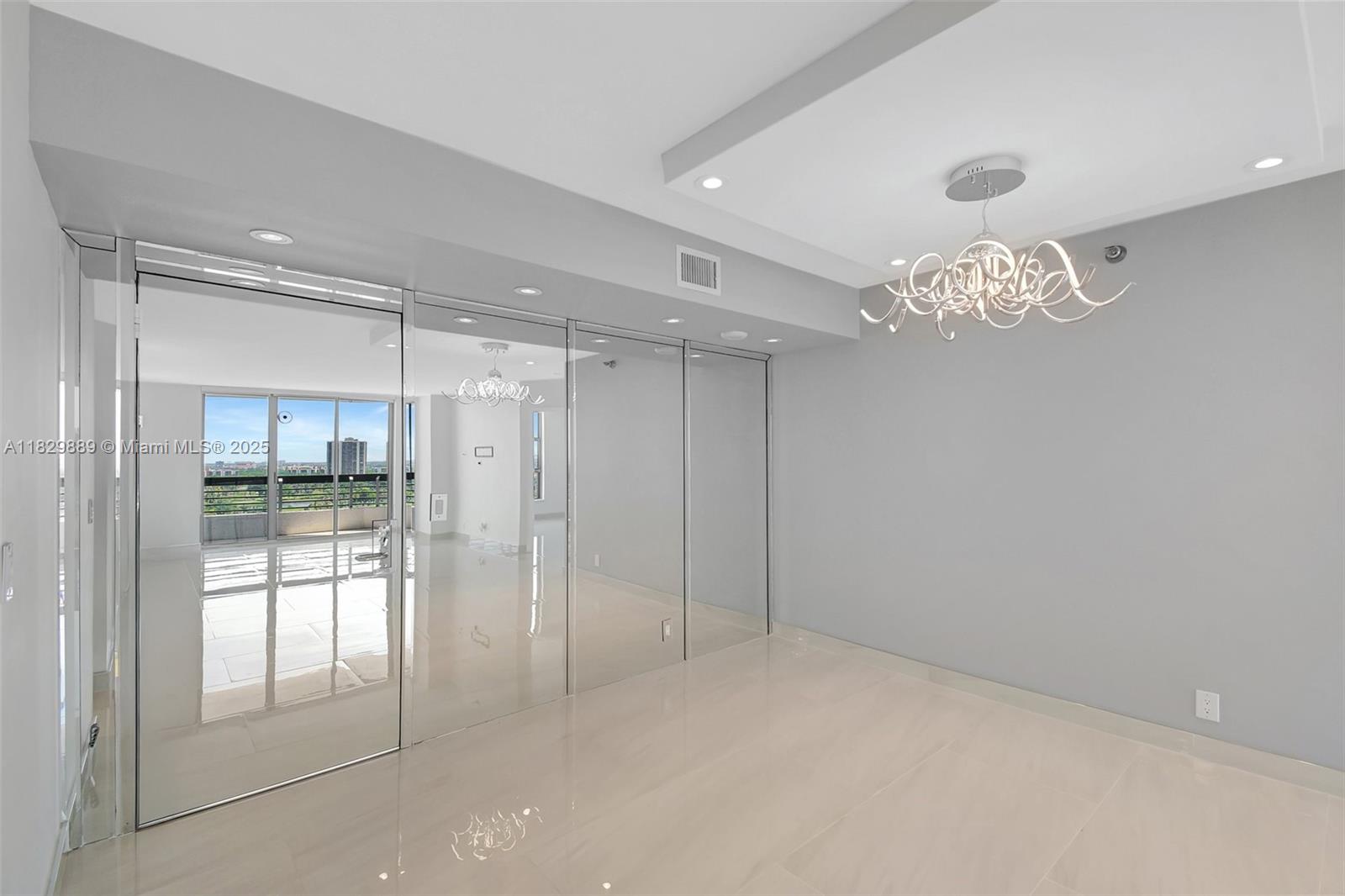 MYSTIC POINTE TOWER 600 C - Residential