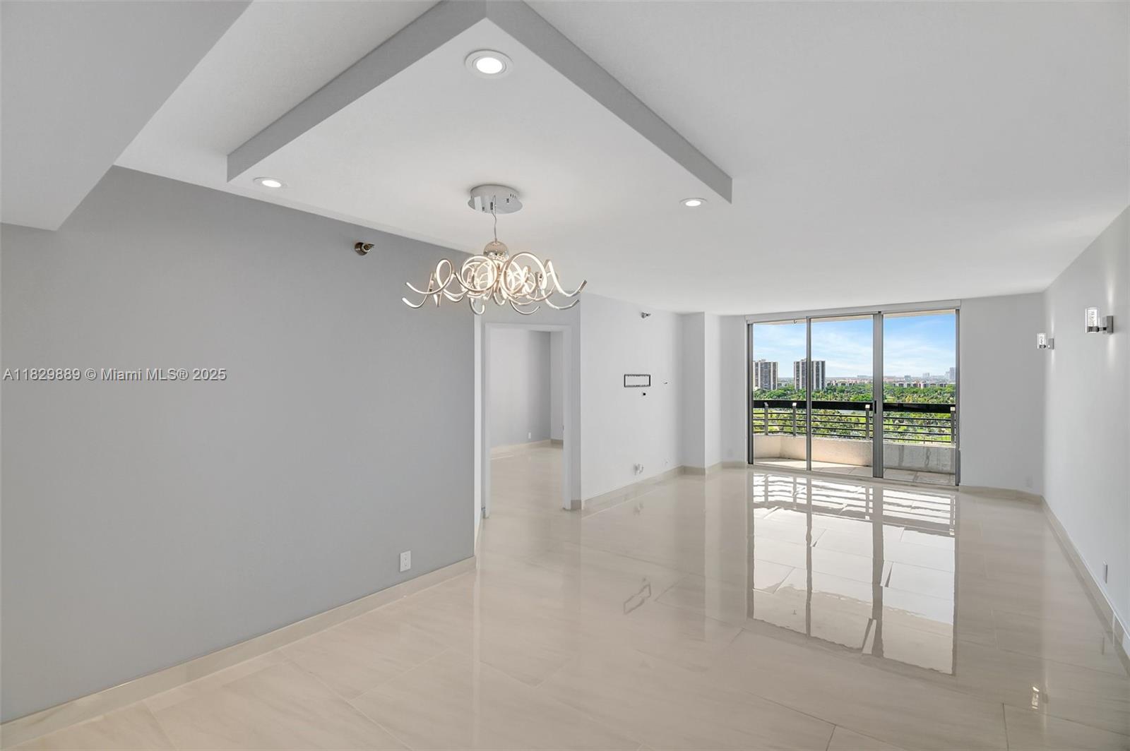 MYSTIC POINTE TOWER 600 C - Residential