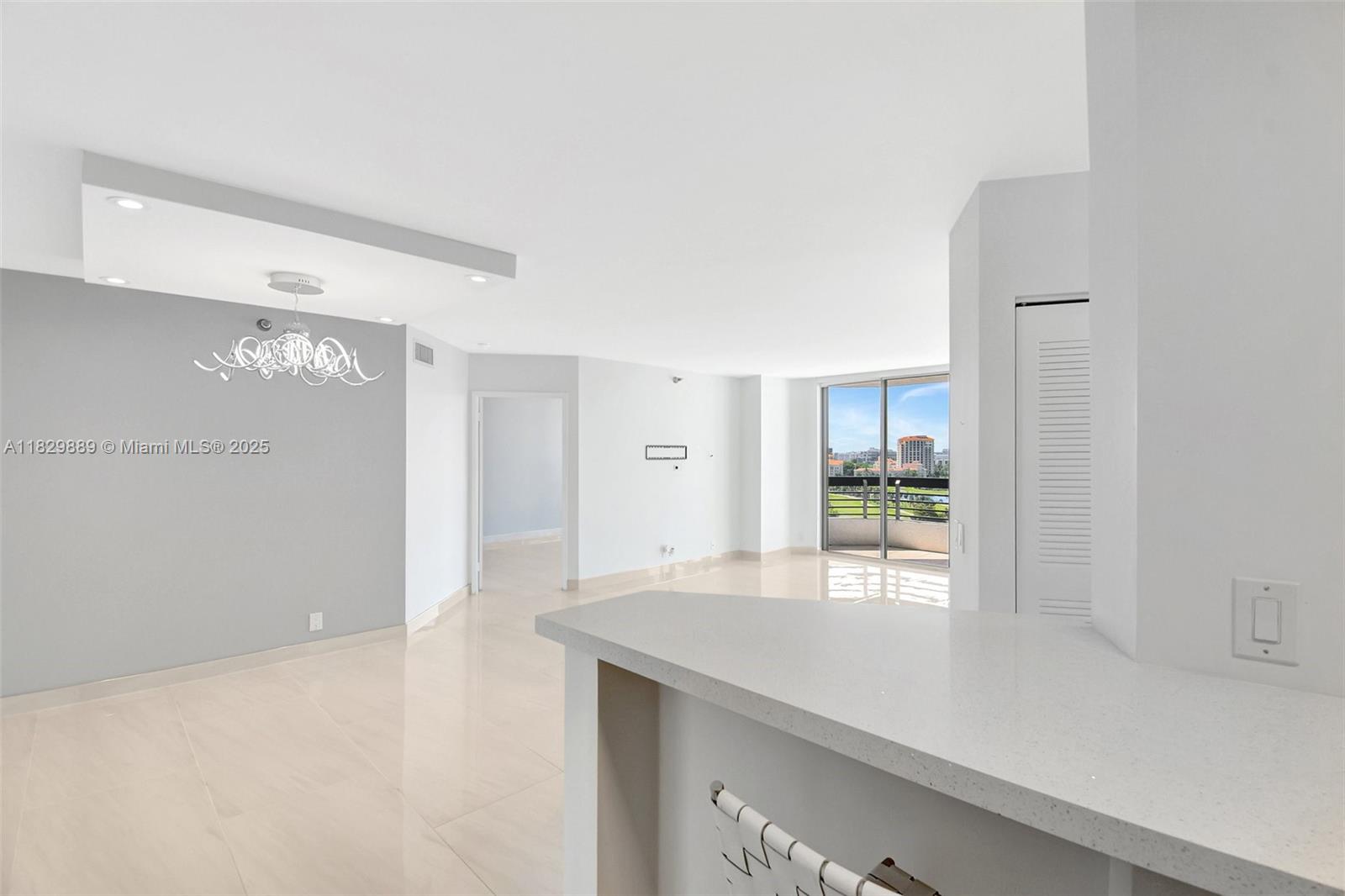 MYSTIC POINTE TOWER 600 C - Residential