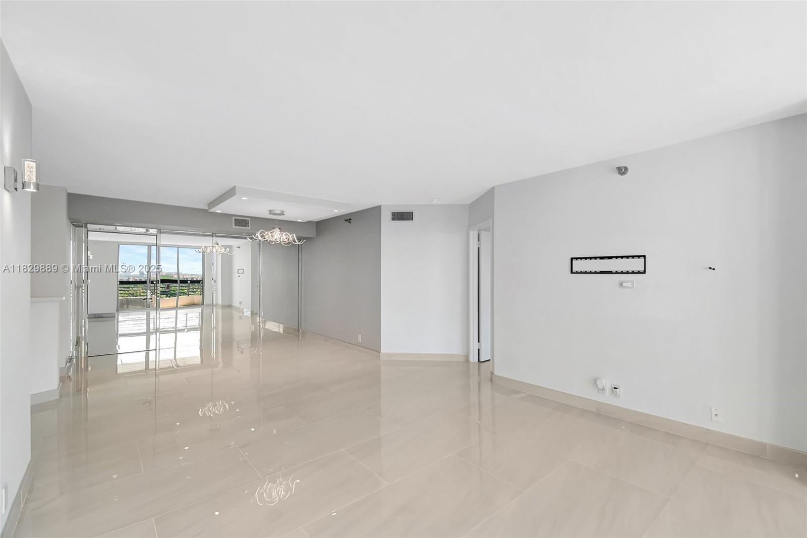 MYSTIC POINTE TOWER 600 C - Residential