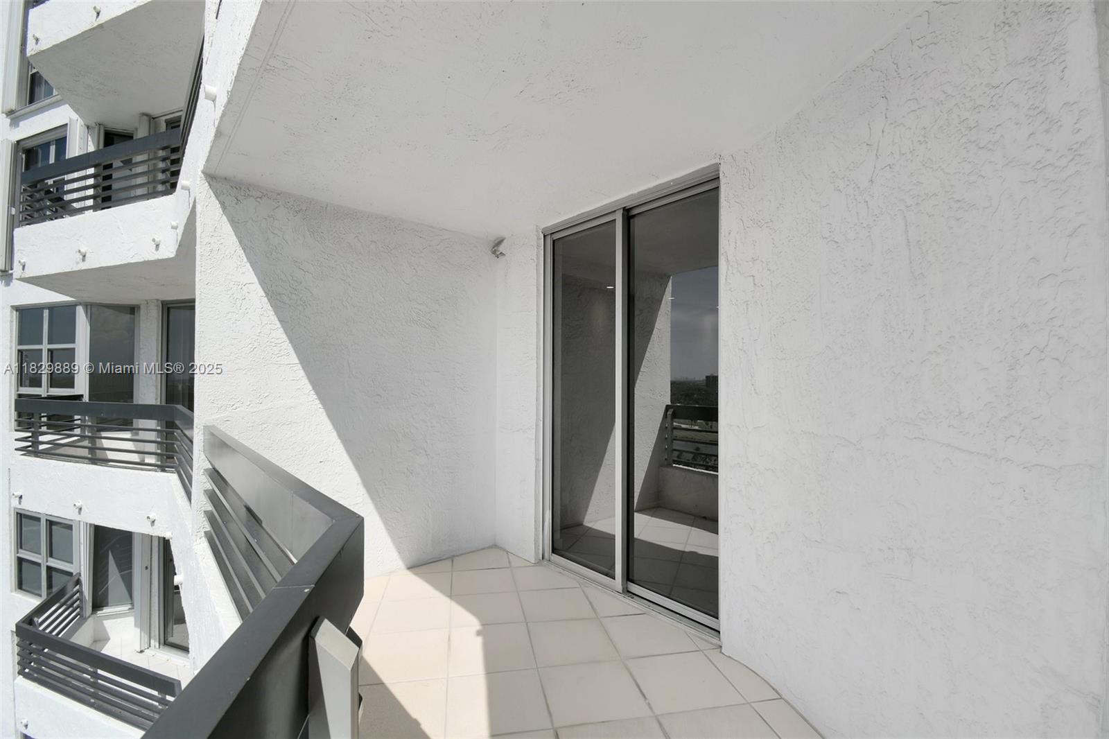 MYSTIC POINTE TOWER 600 C - Residential