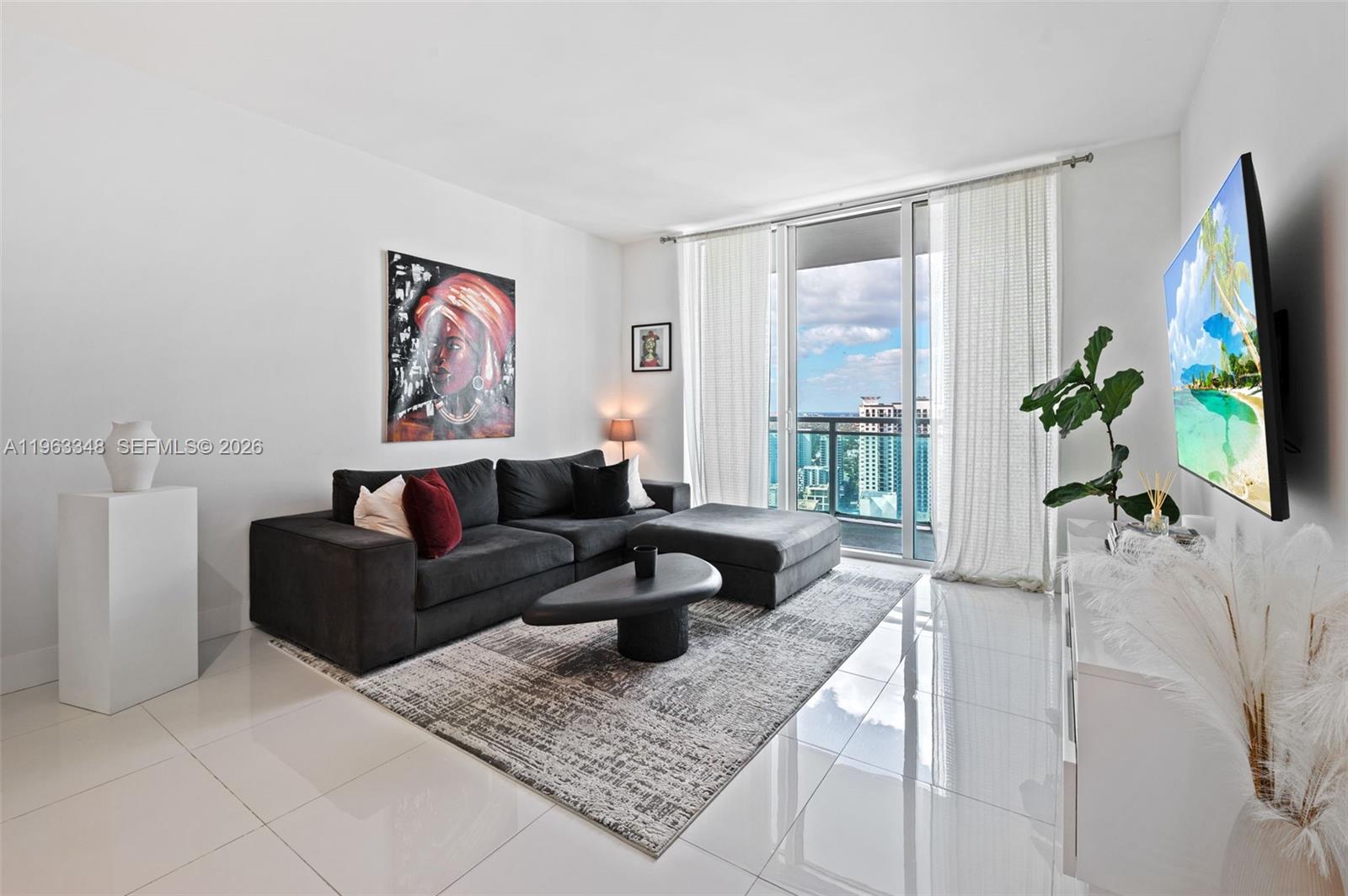 THE PLAZA 901 BRICKELL CO - Residential Lease