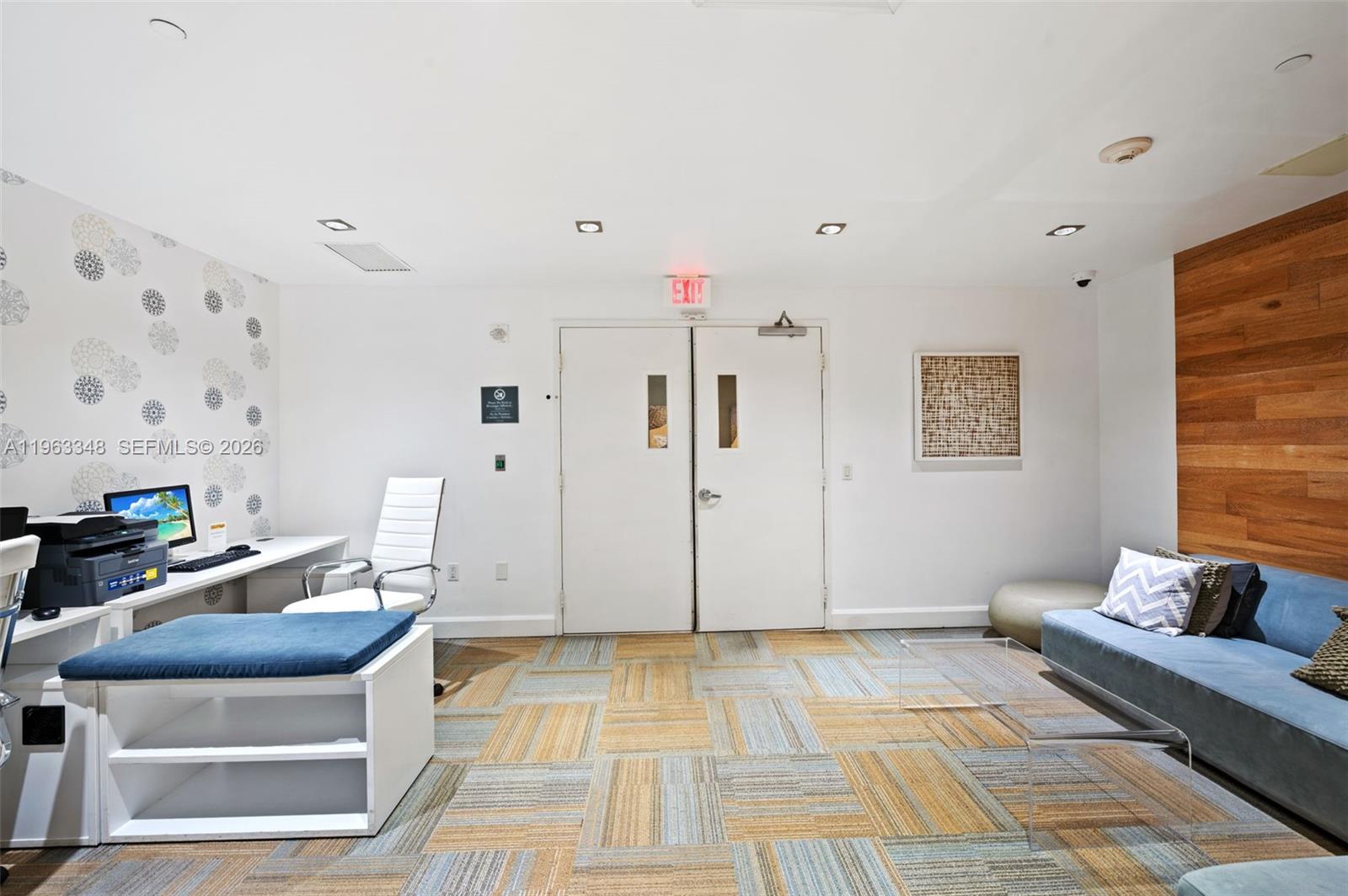 THE PLAZA 901 BRICKELL CO - Residential Lease