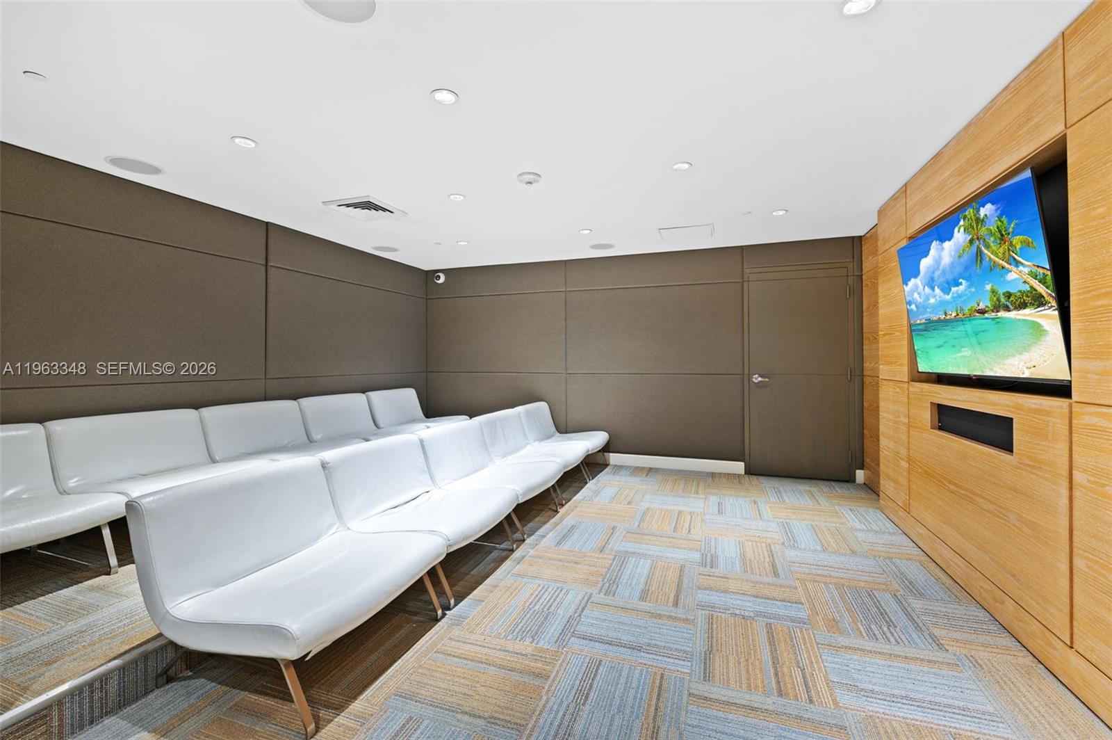 THE PLAZA 901 BRICKELL CO - Residential Lease