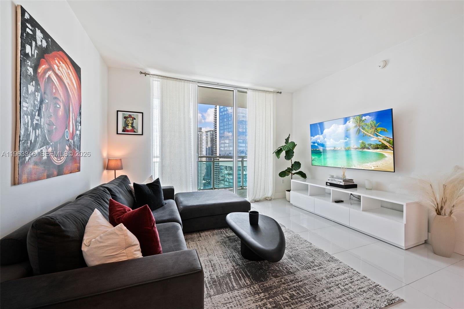 THE PLAZA 901 BRICKELL CO - Residential Lease