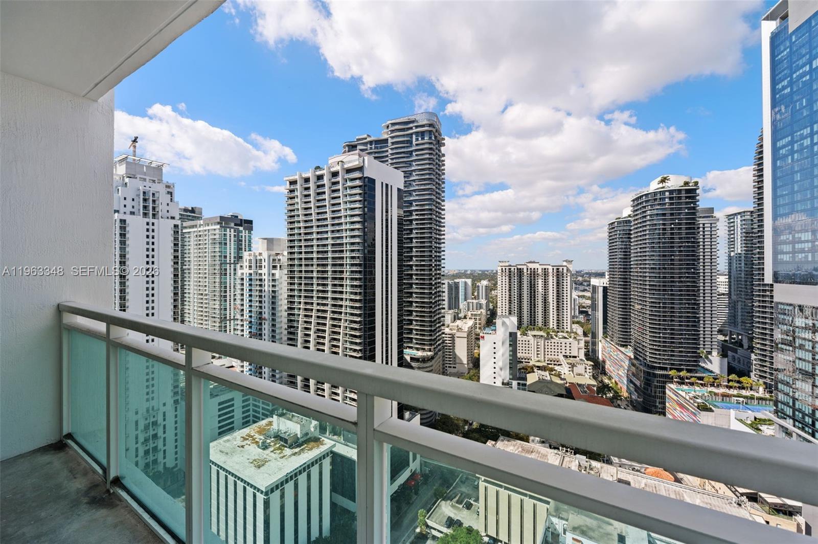 THE PLAZA 901 BRICKELL CO - Residential Lease