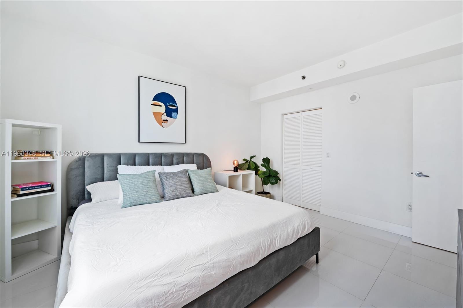 THE PLAZA 901 BRICKELL CO - Residential Lease