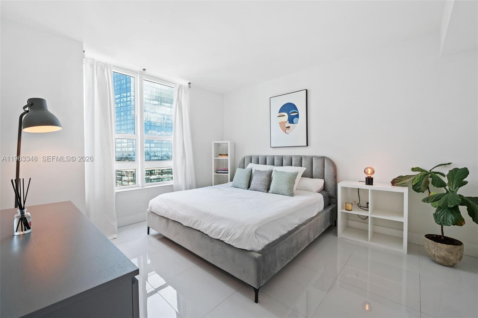 THE PLAZA 901 BRICKELL CO - Residential Lease
