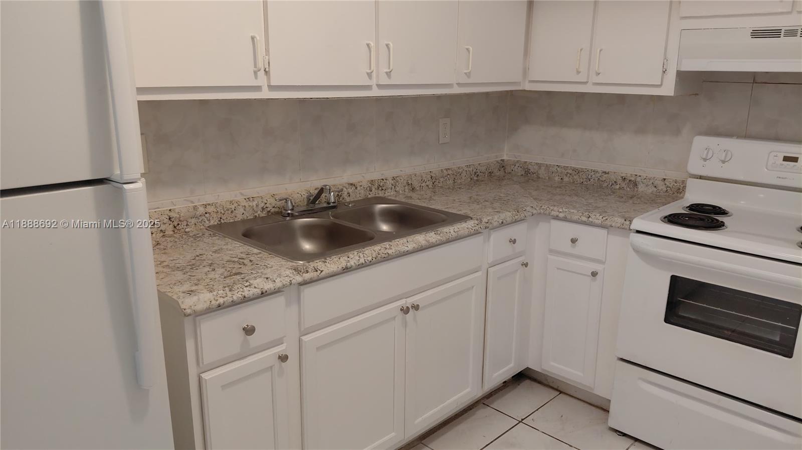 SILVER PALMS CONDO - Residential