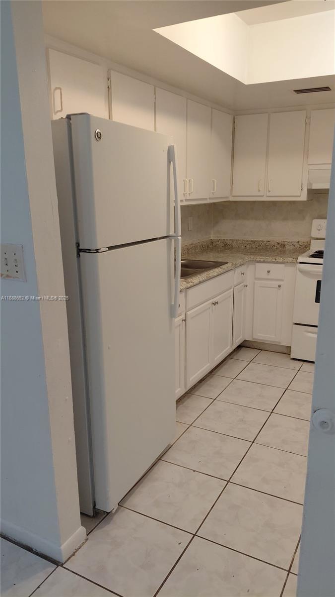SILVER PALMS CONDO - Residential