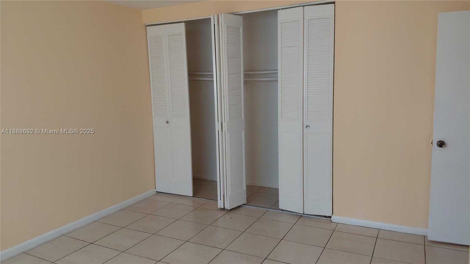 SILVER PALMS CONDO - Residential