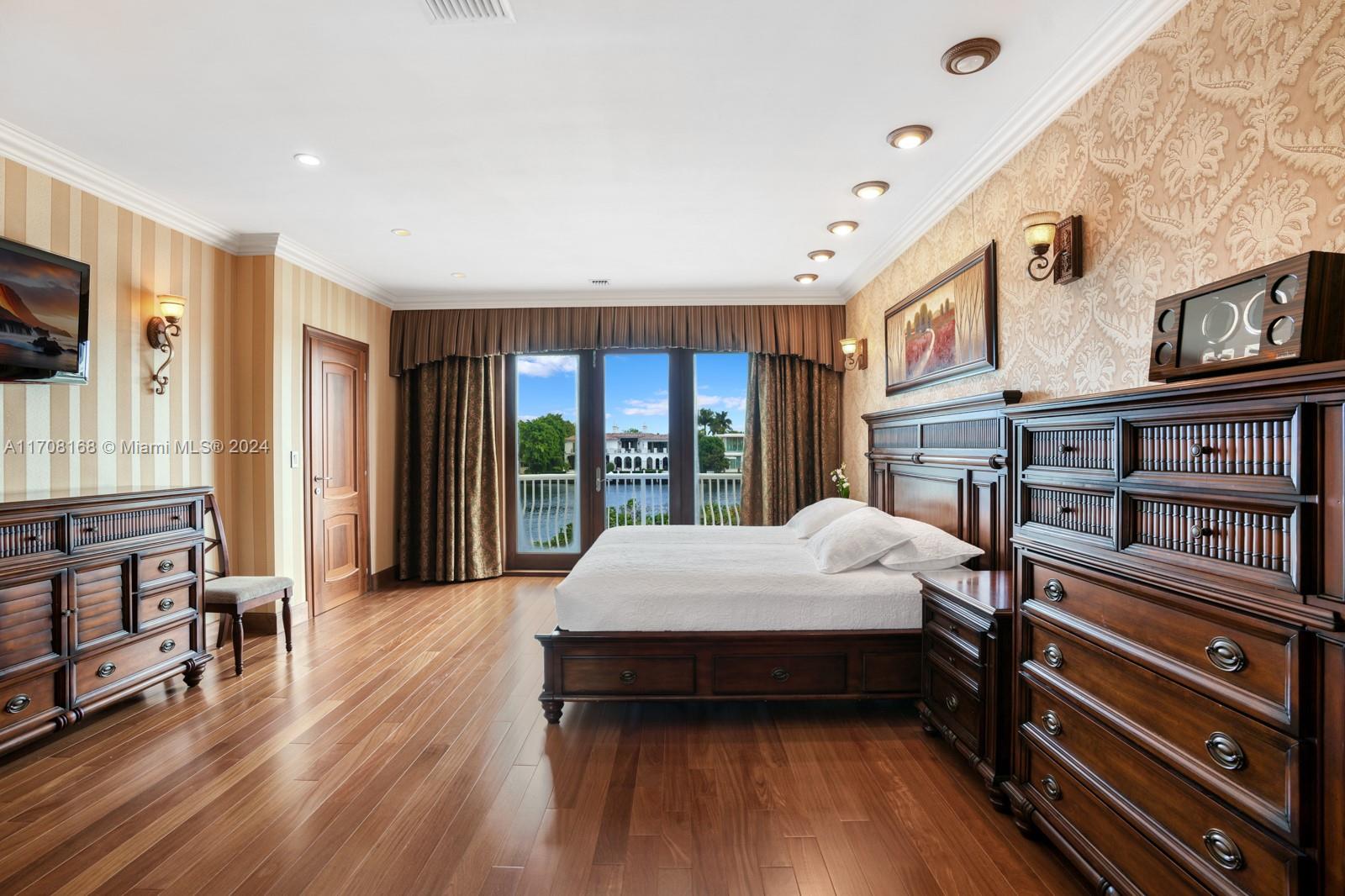 THE COURTYARDS AT THE POI - Residential