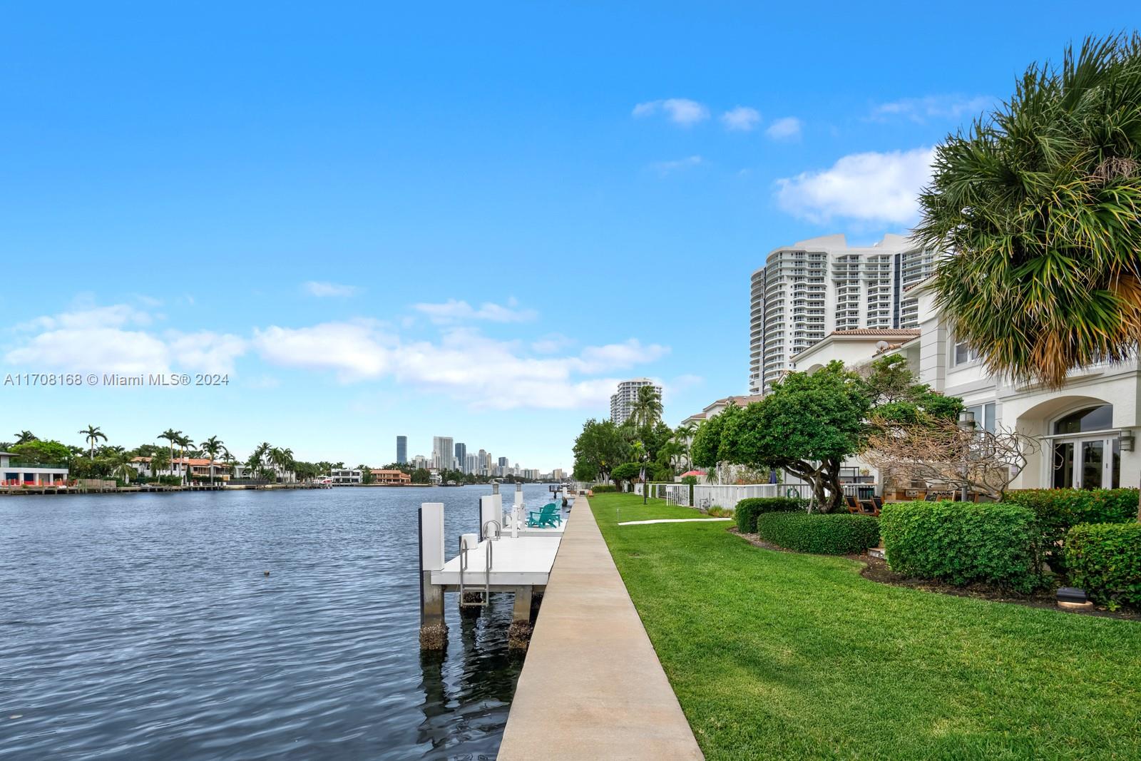 THE COURTYARDS AT THE POI - Residential