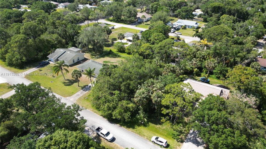 Photo of 8000 Citrus Park Blvd, Fort Pierce, FL 34951 (MLS # A11915202)