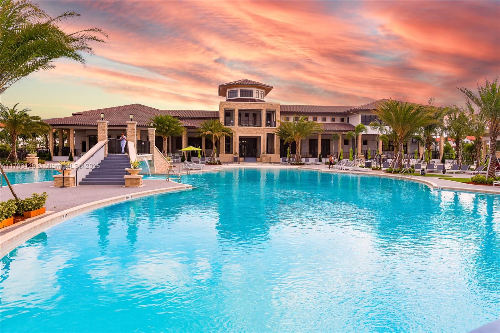 APEX AT PARK CENTRAL COND - Residential