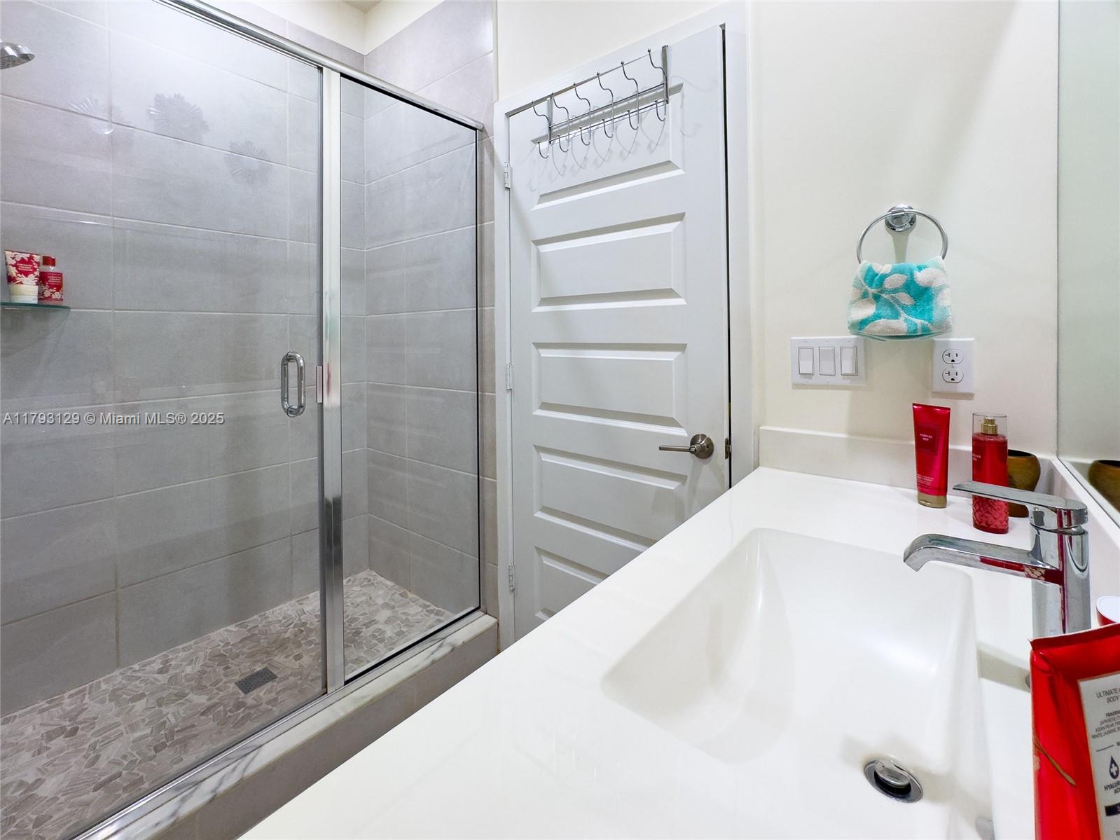 APEX AT PARK CENTRAL COND - Residential