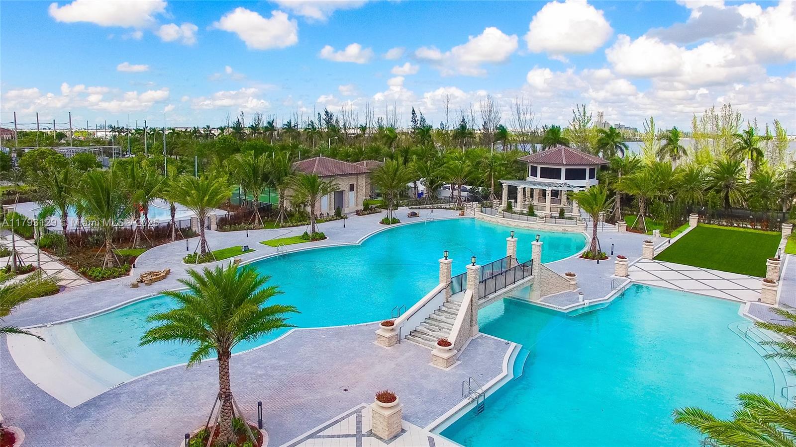 APEX AT PARK CENTRAL COND - Residential