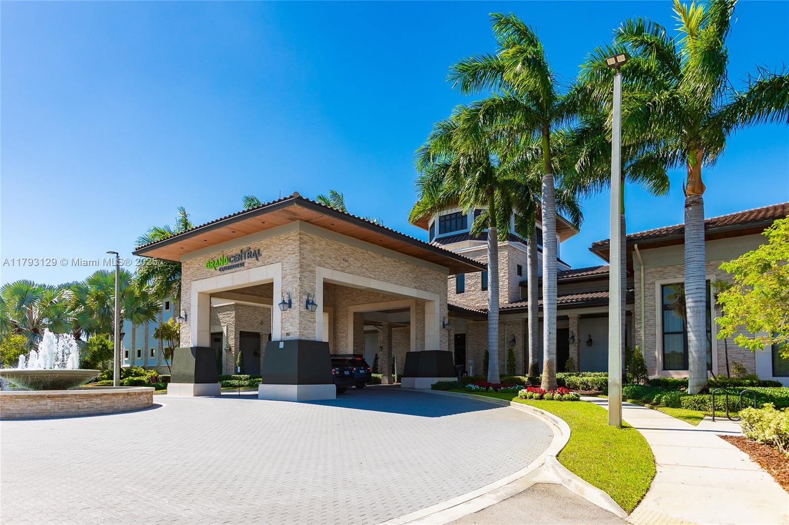 APEX AT PARK CENTRAL COND - Residential