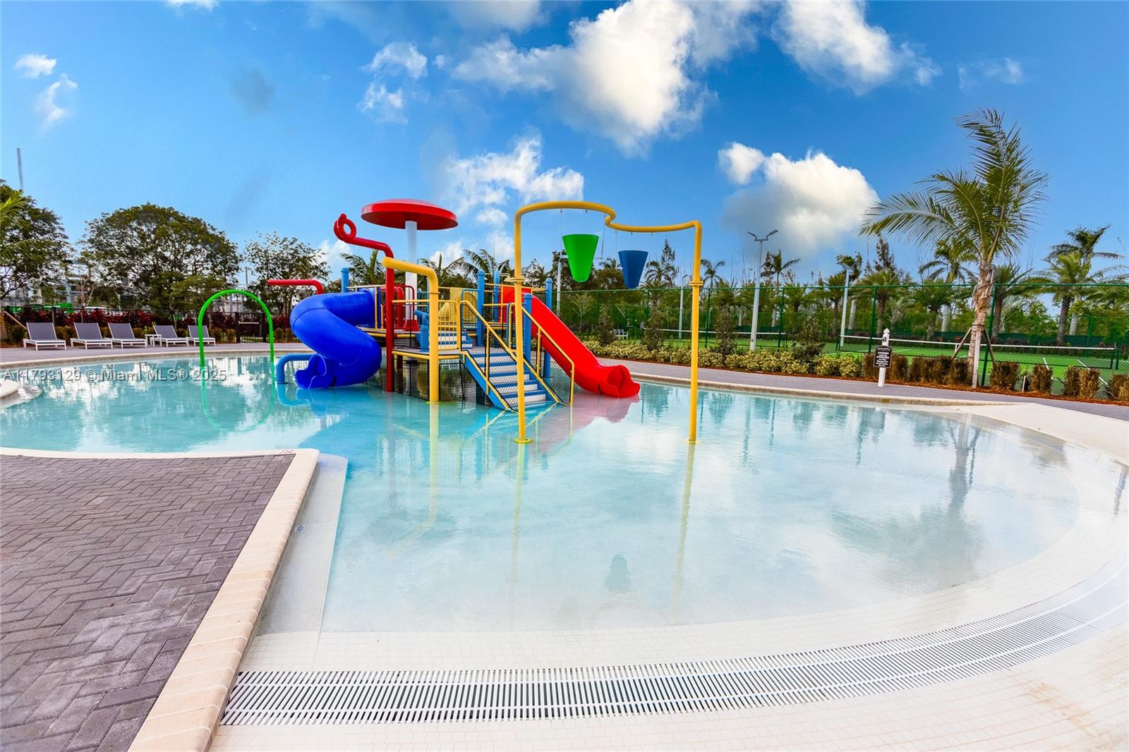 APEX AT PARK CENTRAL COND - Residential