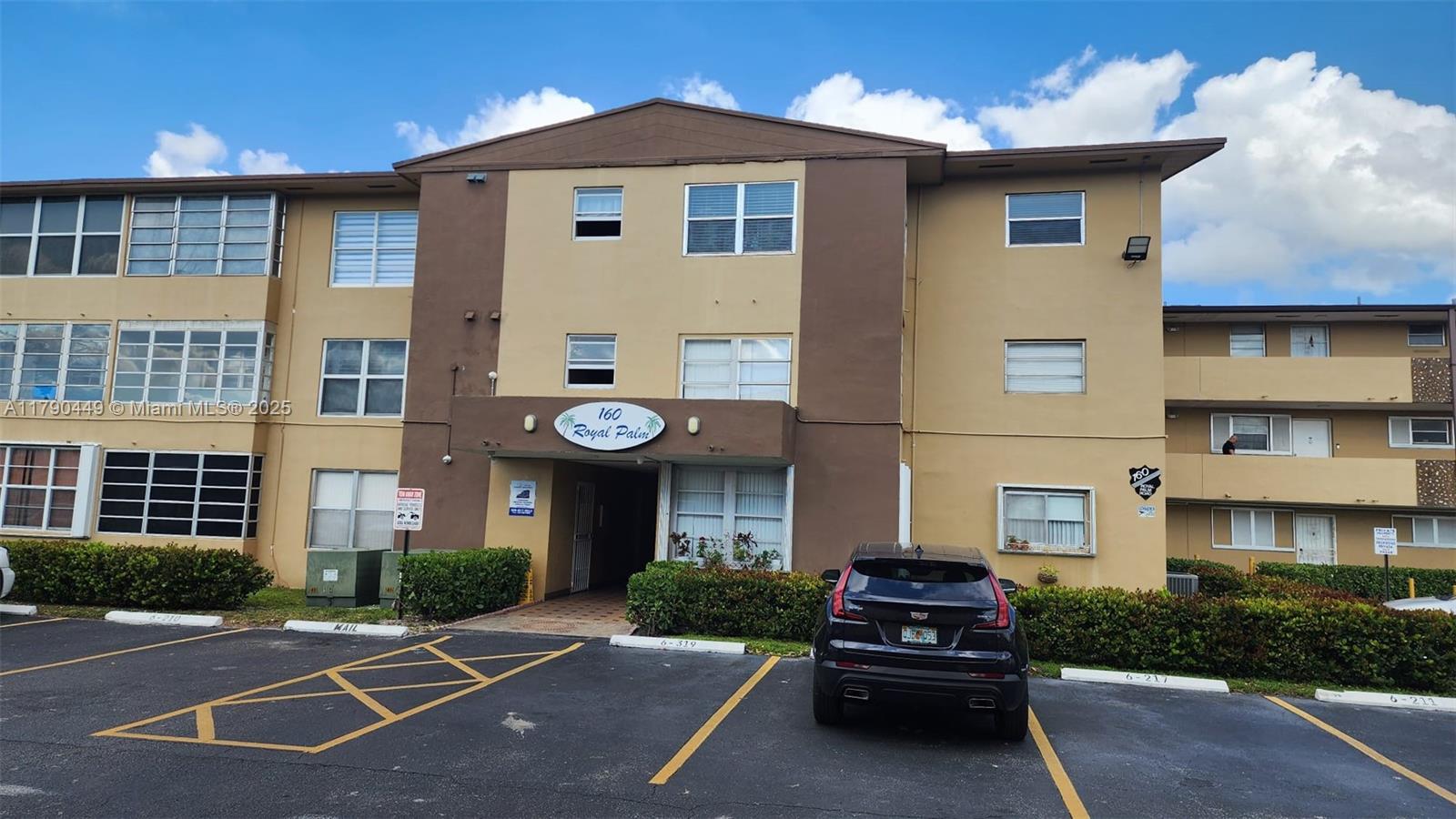 160 Royal Palm Rd 204-6