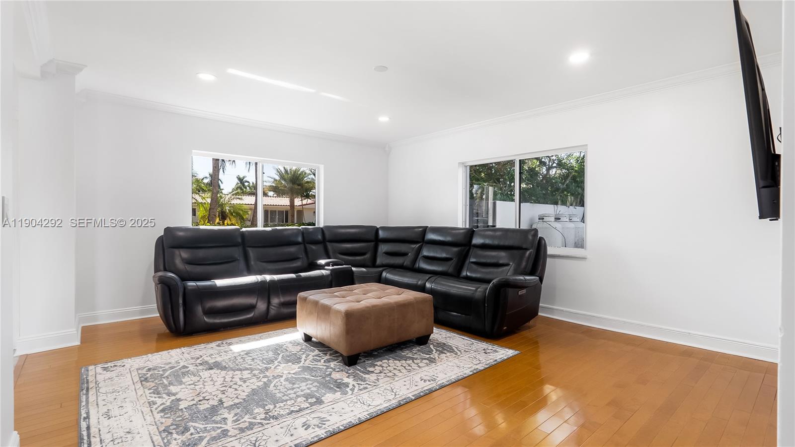 SANTA BARBARA SHORES - Residential