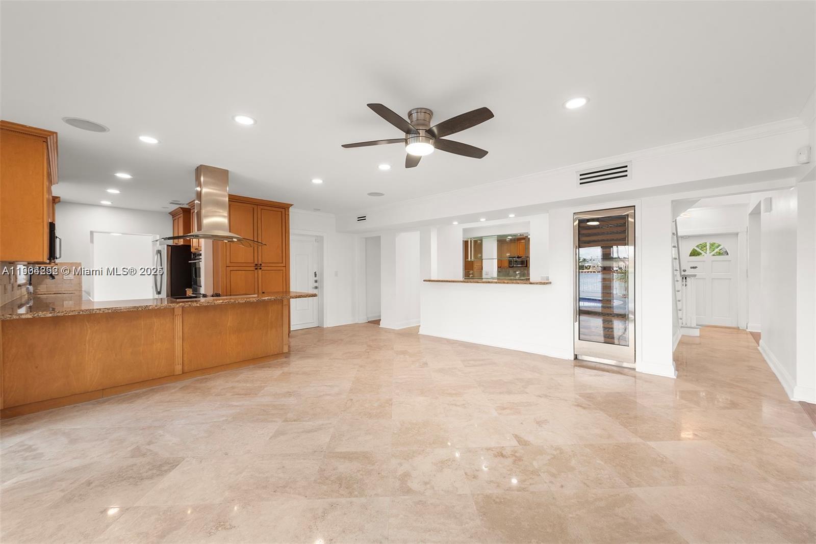 SANTA BARBARA SHORES - Residential