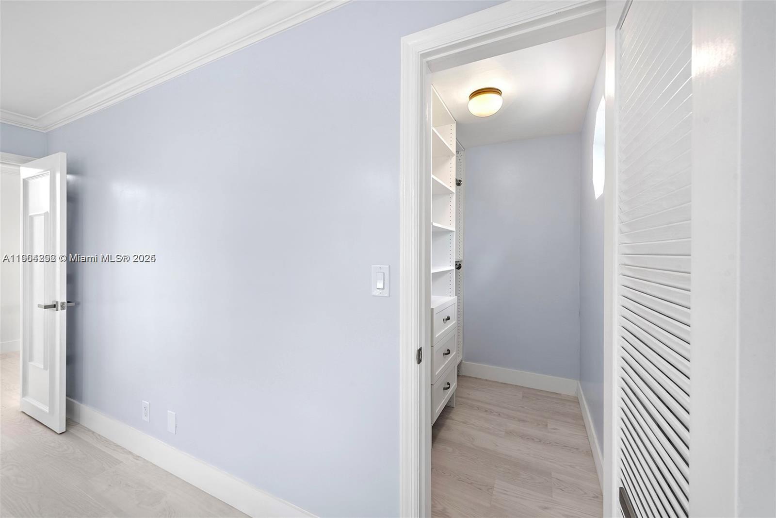 SANTA BARBARA SHORES - Residential