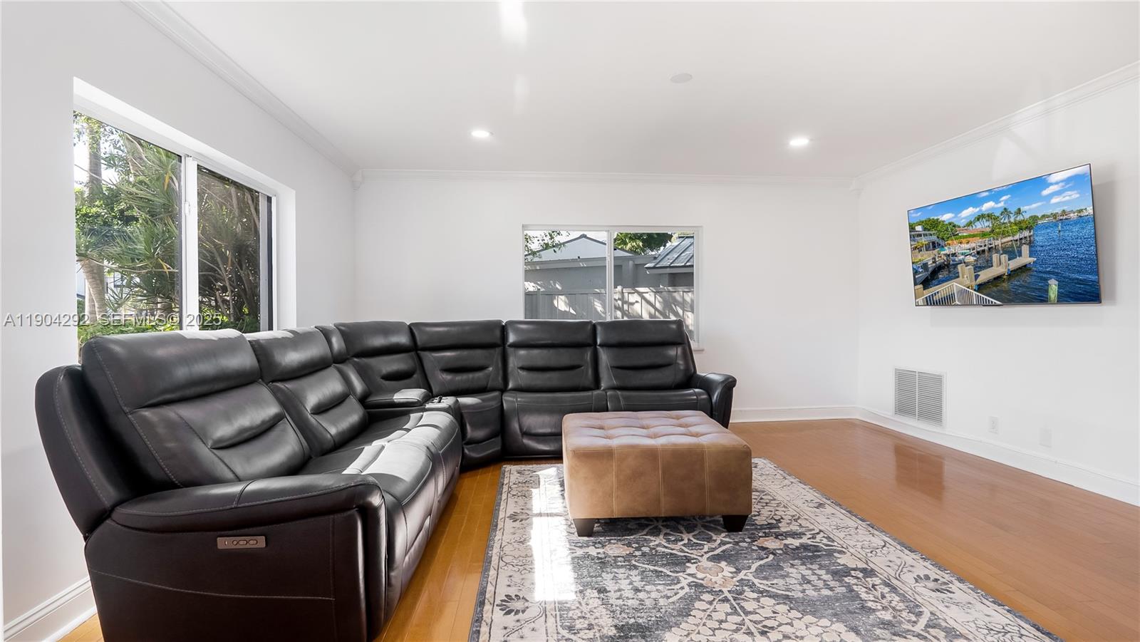 SANTA BARBARA SHORES - Residential