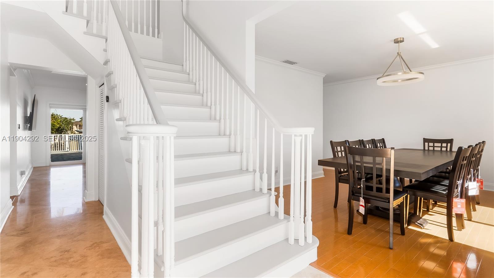 SANTA BARBARA SHORES - Residential