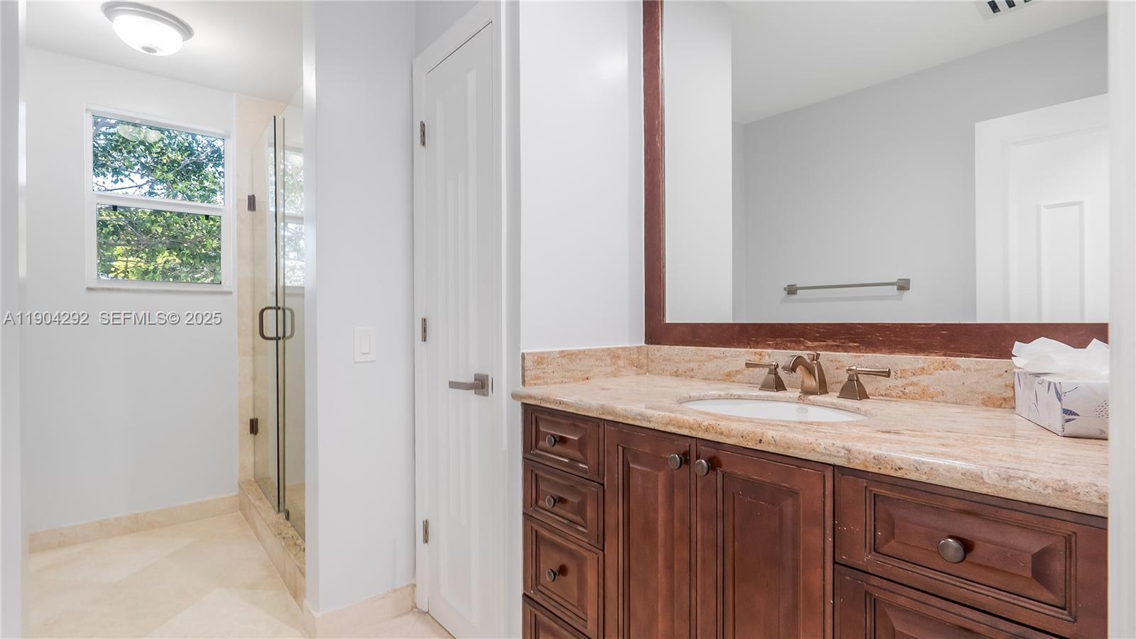 SANTA BARBARA SHORES - Residential