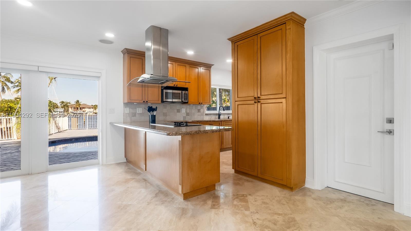 SANTA BARBARA SHORES - Residential