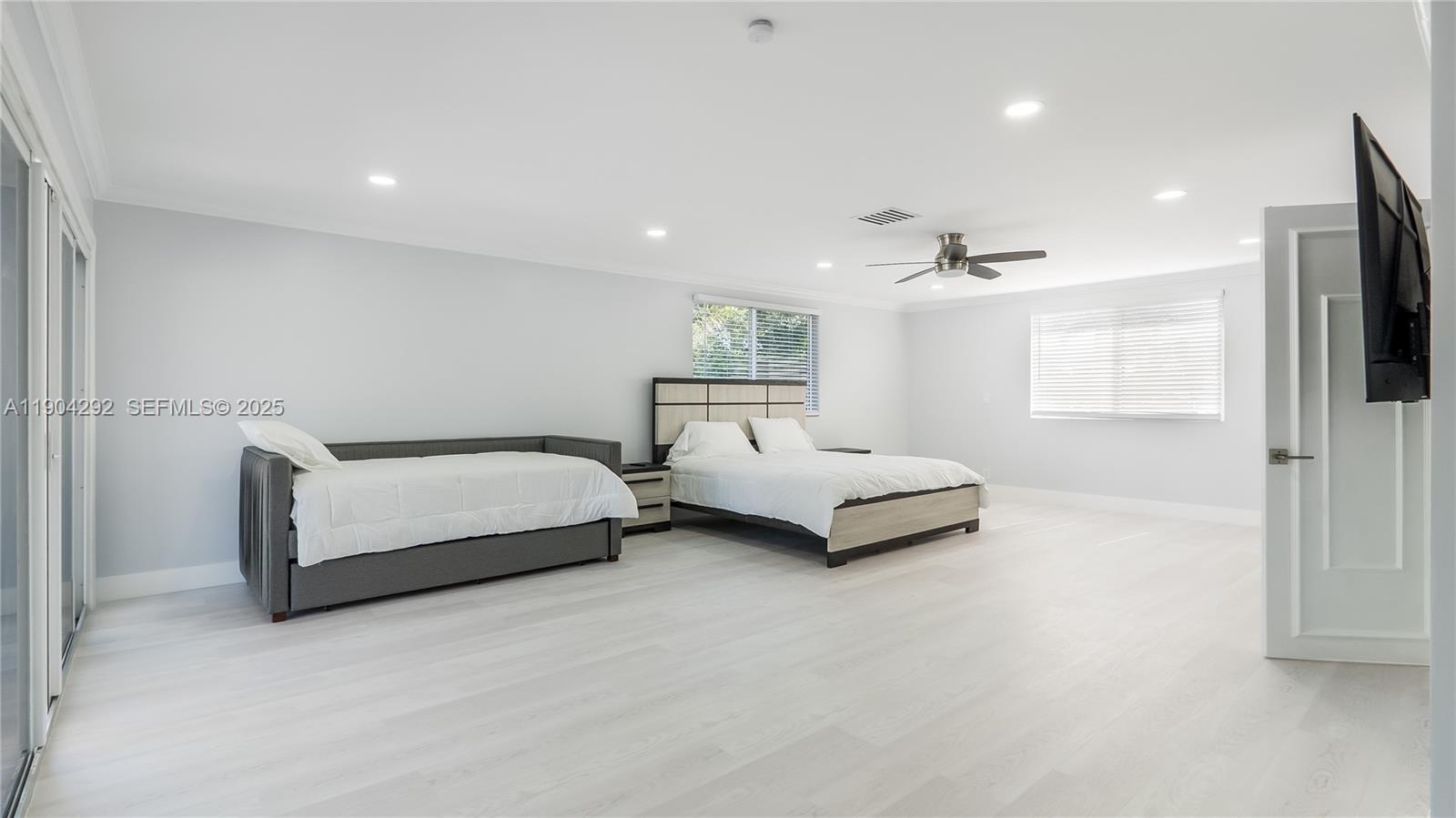 SANTA BARBARA SHORES - Residential