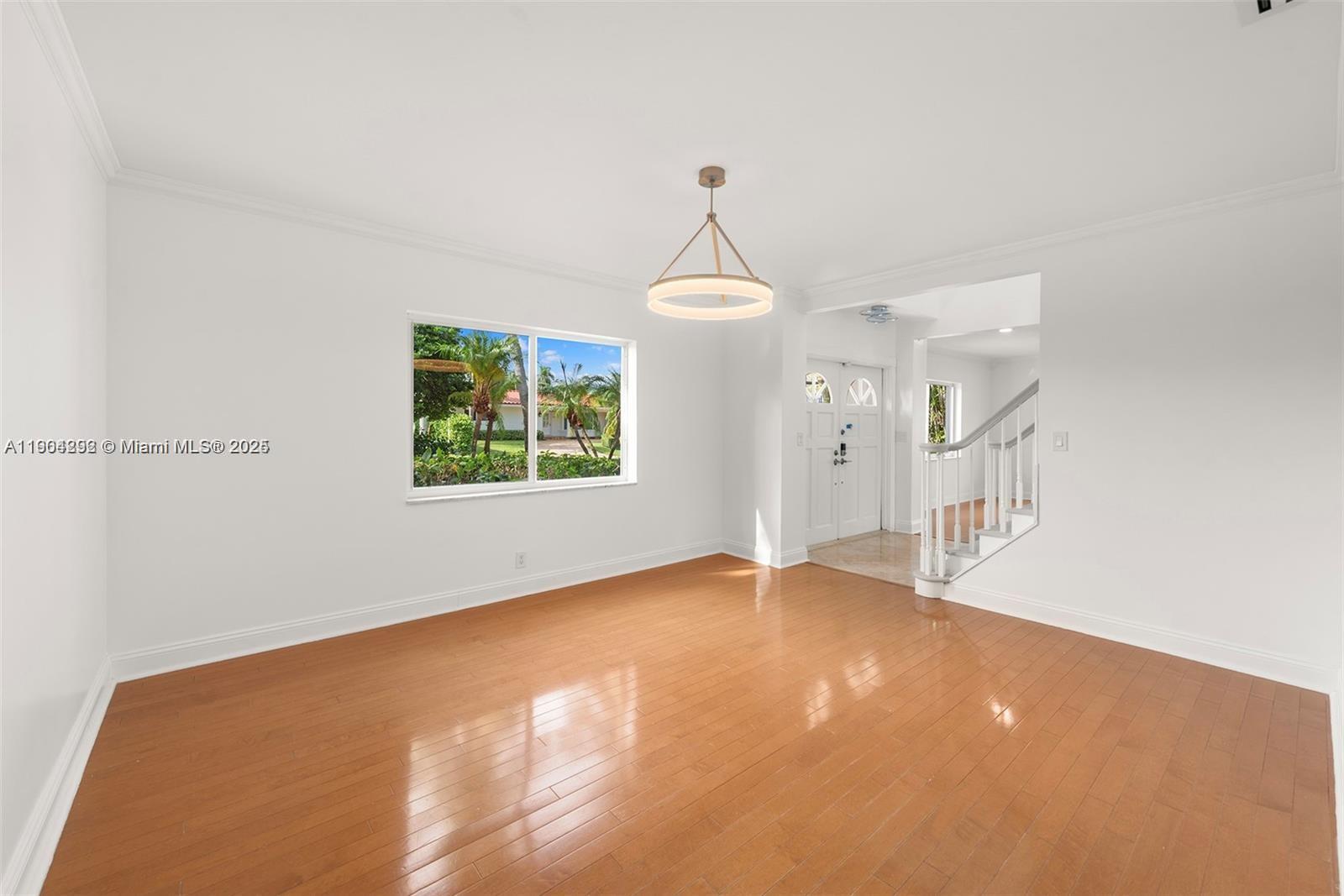 SANTA BARBARA SHORES - Residential