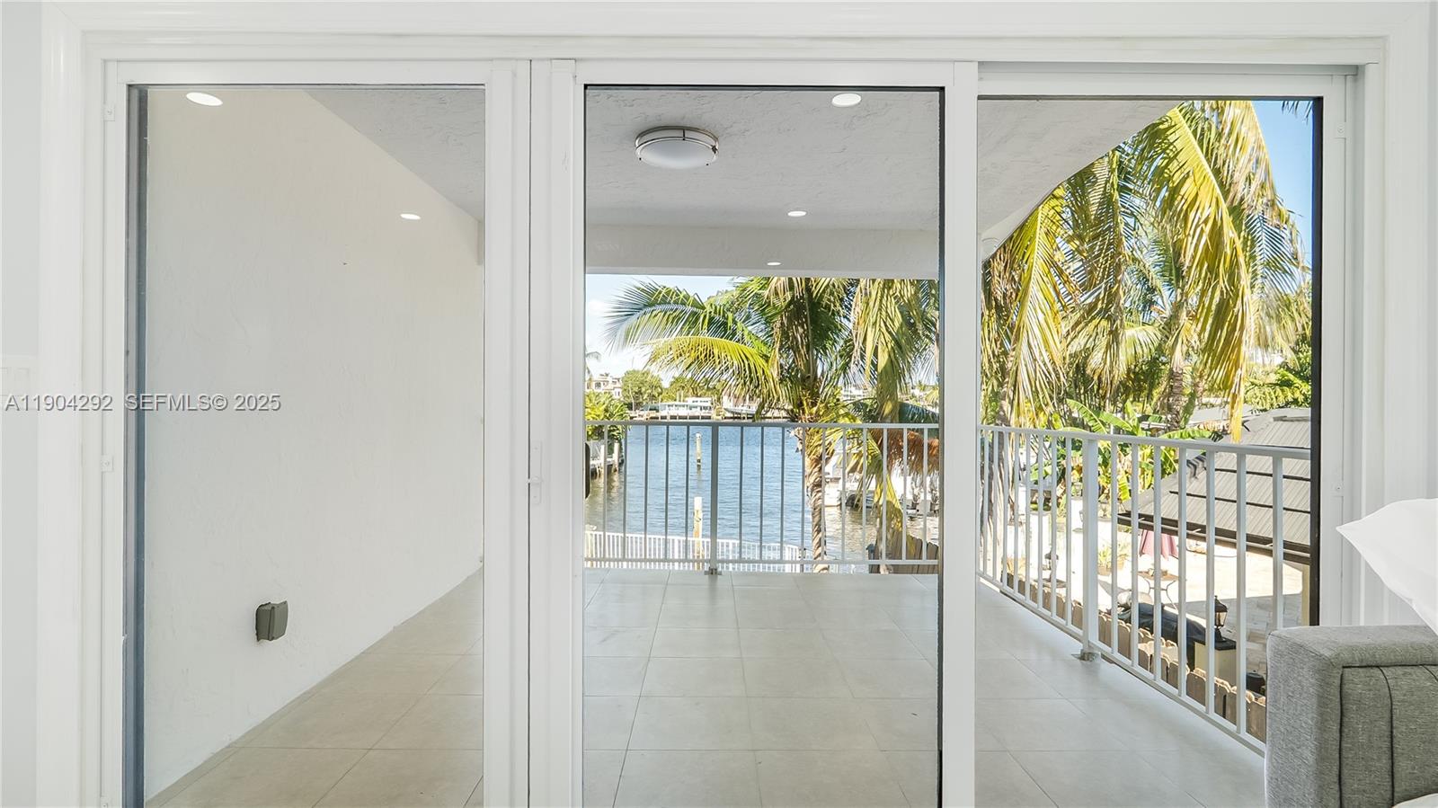 SANTA BARBARA SHORES - Residential