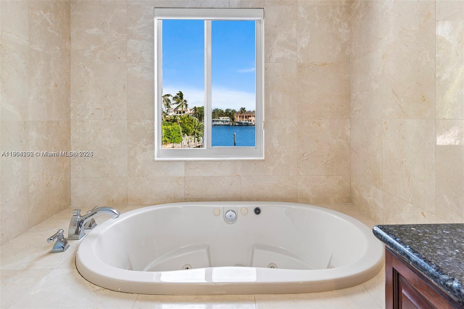 SANTA BARBARA SHORES - Residential