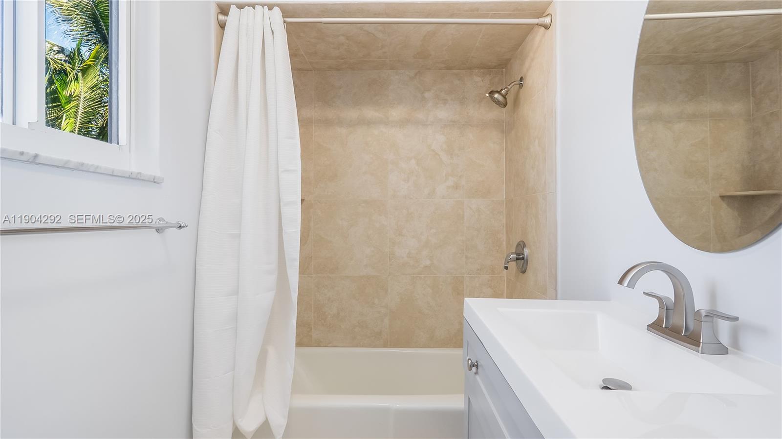 SANTA BARBARA SHORES - Residential